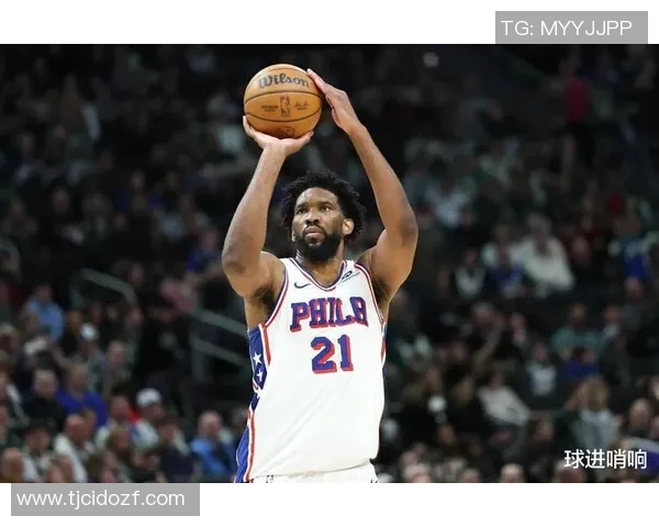 四冠中锋提前备战新赛季展现冠军气质与决心 四冠中锋提前备战新赛季展现冠军气质与决心