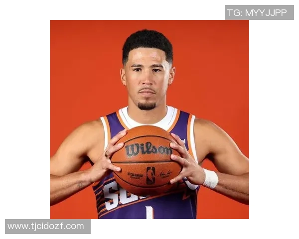 布克表达强烈渴望重返季后赛作为球队领袖他愿意承担更多责任