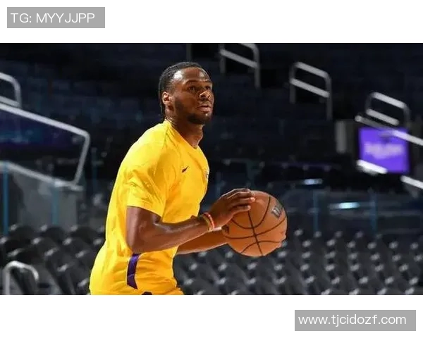 夸梅直言布朗尼在大学表现平平不及部分高中球员的潜力与实力 夸梅直言布朗尼在大学表现平平不及部分高中球员的潜力与实力