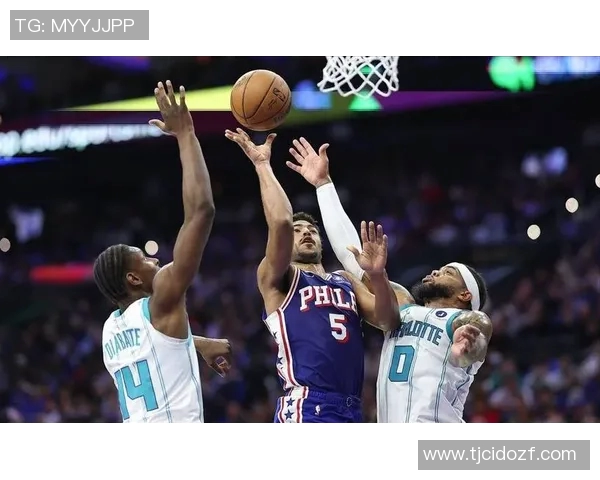 格莱姆斯替补表现惊艳赛季至今场均182分48板52助32记三分助力球队 格莱姆斯替补表现惊艳赛季至今场均182分48板52助32记三分助力球队