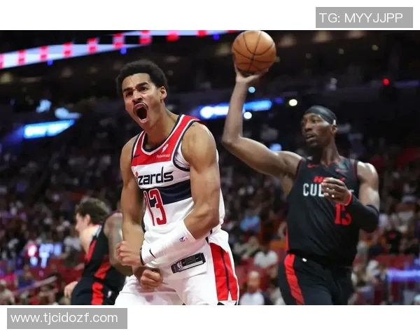 普尔表现稳定半场18分钟贡献14分助力球队进攻