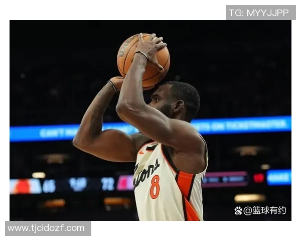 里德替补表现平平15投6中贡献15分7篮板1盖帽三分球命中率不佳