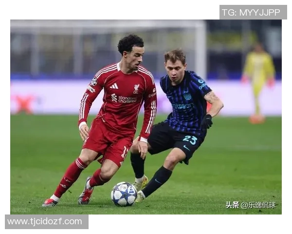 柯蒂斯琼斯在欧冠中展现出92传球成功率成为中场球员第三高的表现