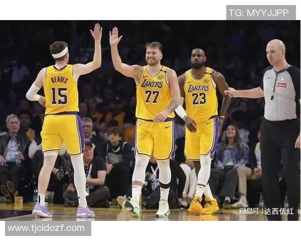 湖人三巨头同场表现不佳每百回合净负89分却有两人净胜139分