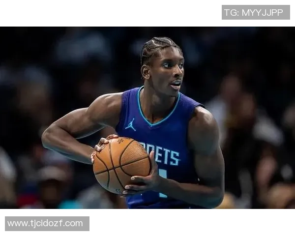 迪亚巴特表现出色抢下18个篮板黄蜂主帅称其为进攻体系关键一环