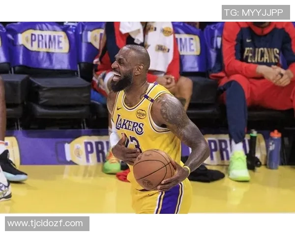 双核联手逆转胜利湖人发布詹姆斯东契奇赢球海报庆祝