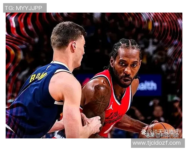 库里谈防守策略：多人包夹哈登与小卡让他们在混战中难以发挥