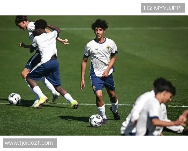 迷你罗继承父亲遗志15岁小将入选葡萄牙U16新阵容引关注