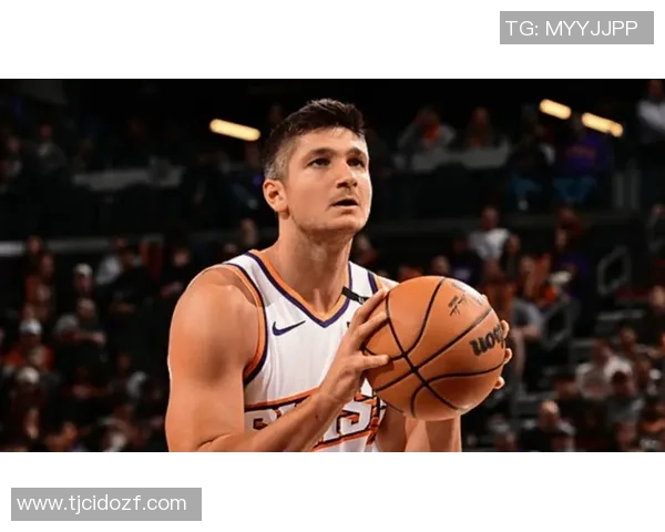 格雷森阿伦遭遇鼻部撞击流血伤势虽重但已无大碍恢复良好